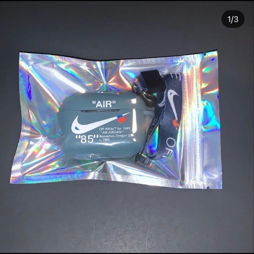 Nike Airpod pro case